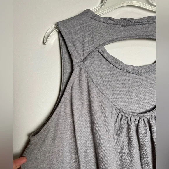Umgee Women's Keyhole Tank - Picture 7 of 10